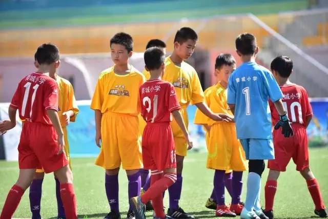 乔帅：杜润旺进攻手感很好 但要避免走步违例