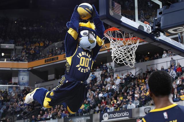 湖人魔鬼主场一败难求 或大胜爵士破14年纪录