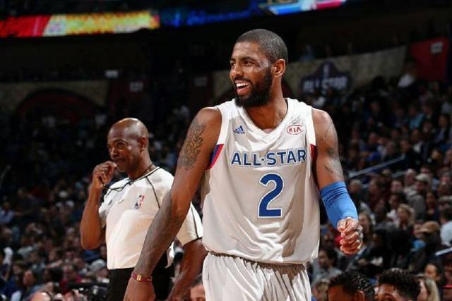 雷蒙:本想模仿詹姆斯霸王步 结果被晓川扑倒了