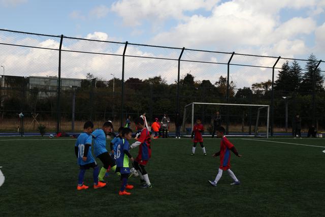 霍姆格伦29分雷霆力克火箭5连胜 公牛战胜鹈鹕